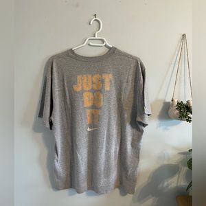Vintage nike centre swoosh tee
